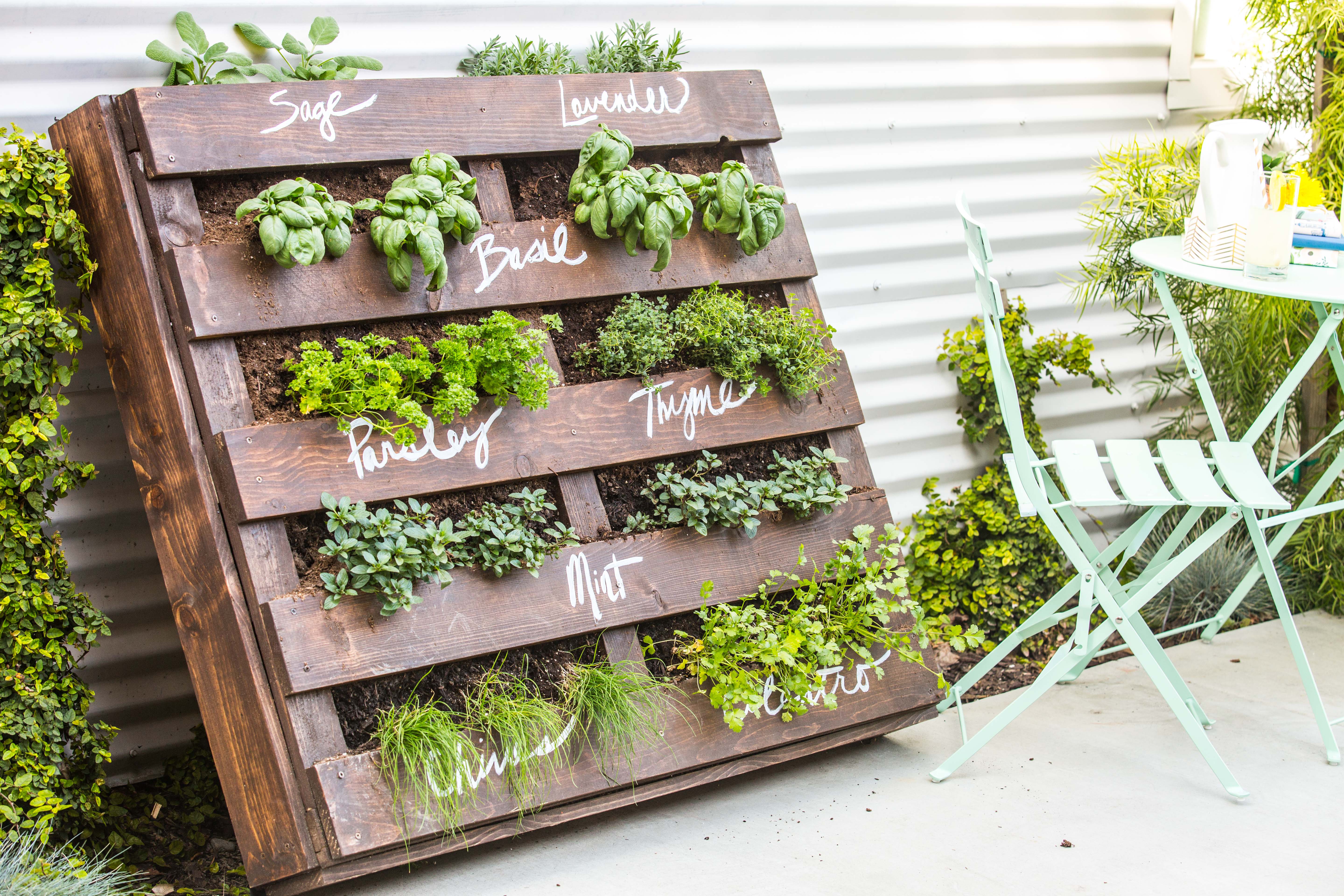 How To Make A Veggie Garden Out Of Pallets